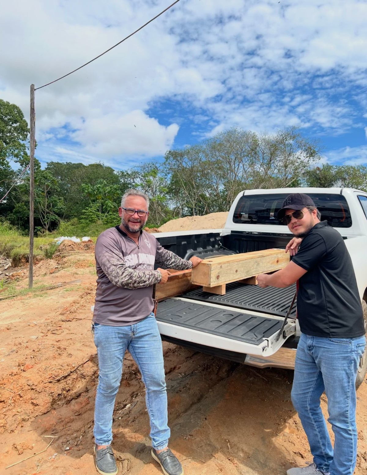 Parceria com a Companhia de Águas e Esgotos de Rondônia (CAERD), realizou a entrega de duas bombas de alta potência destinadas ao fortalecimento do sistema de abastecimento de água no Distrito de Calama.